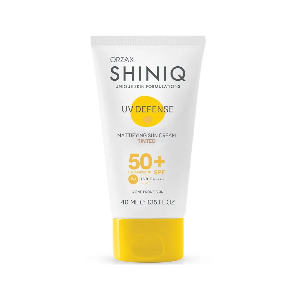 Shiniq Akne Karşıtı Renkli Güneş Koruyucu SPF50+ 40 ml